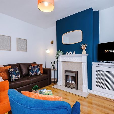 New! Spacious 2-Bed Home In Chester City-Centre By 53 Degrees Property, Ideal For Couples & Small Groups, Great Location - Sleeps 5 ภายนอก รูปภาพ