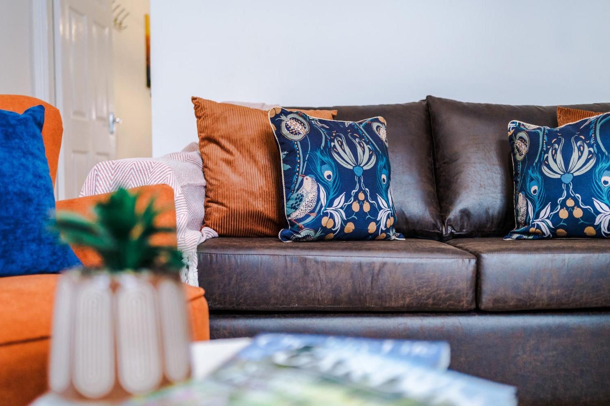 New! Spacious 2-Bed Home In Chester City-Centre By 53 Degrees Property, Ideal For Couples & Small Groups, Great Location - Sleeps 5 ภายนอก รูปภาพ