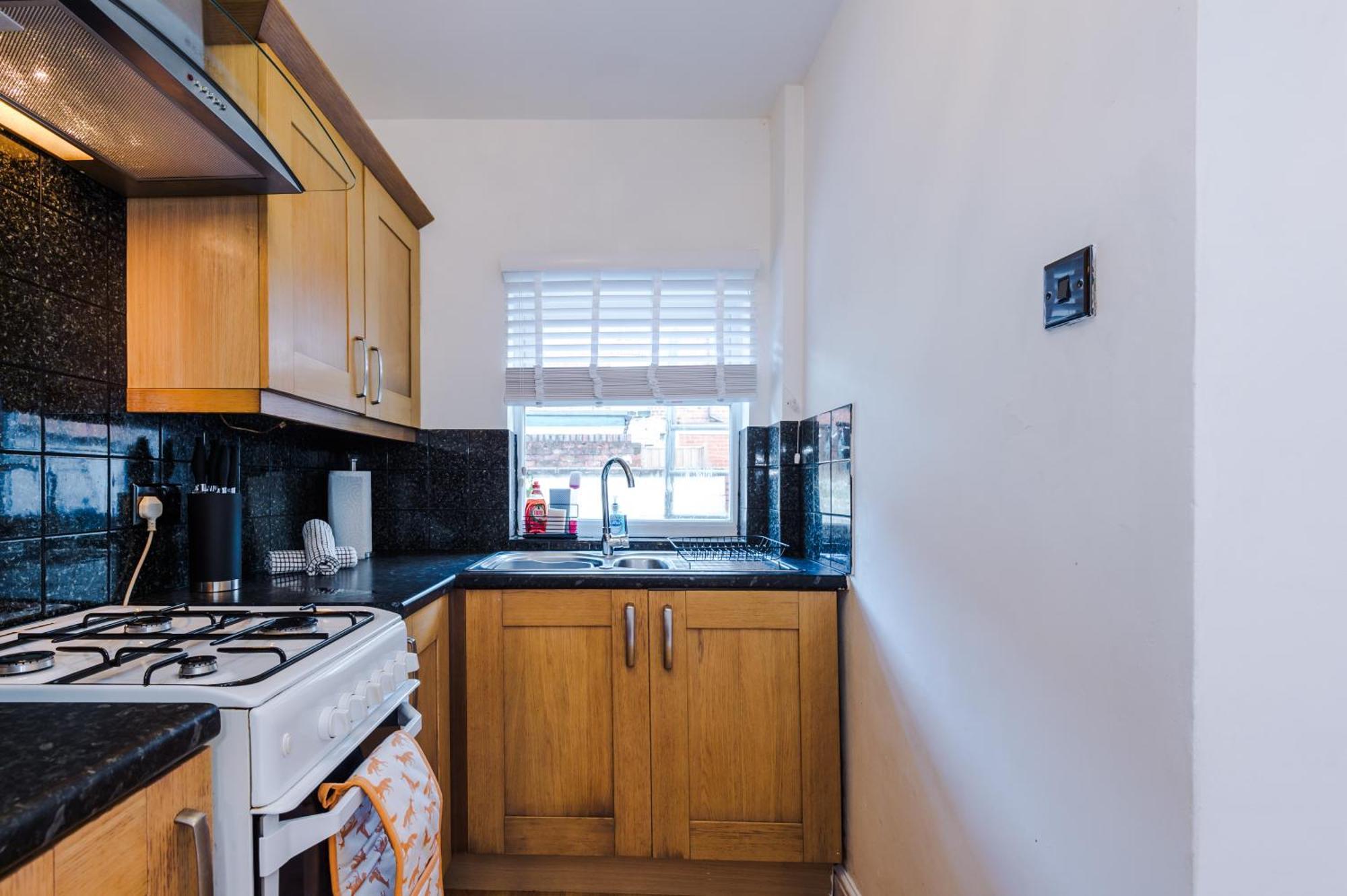 New! Spacious 2-Bed Home In Chester City-Centre By 53 Degrees Property, Ideal For Couples & Small Groups, Great Location - Sleeps 5 ภายนอก รูปภาพ