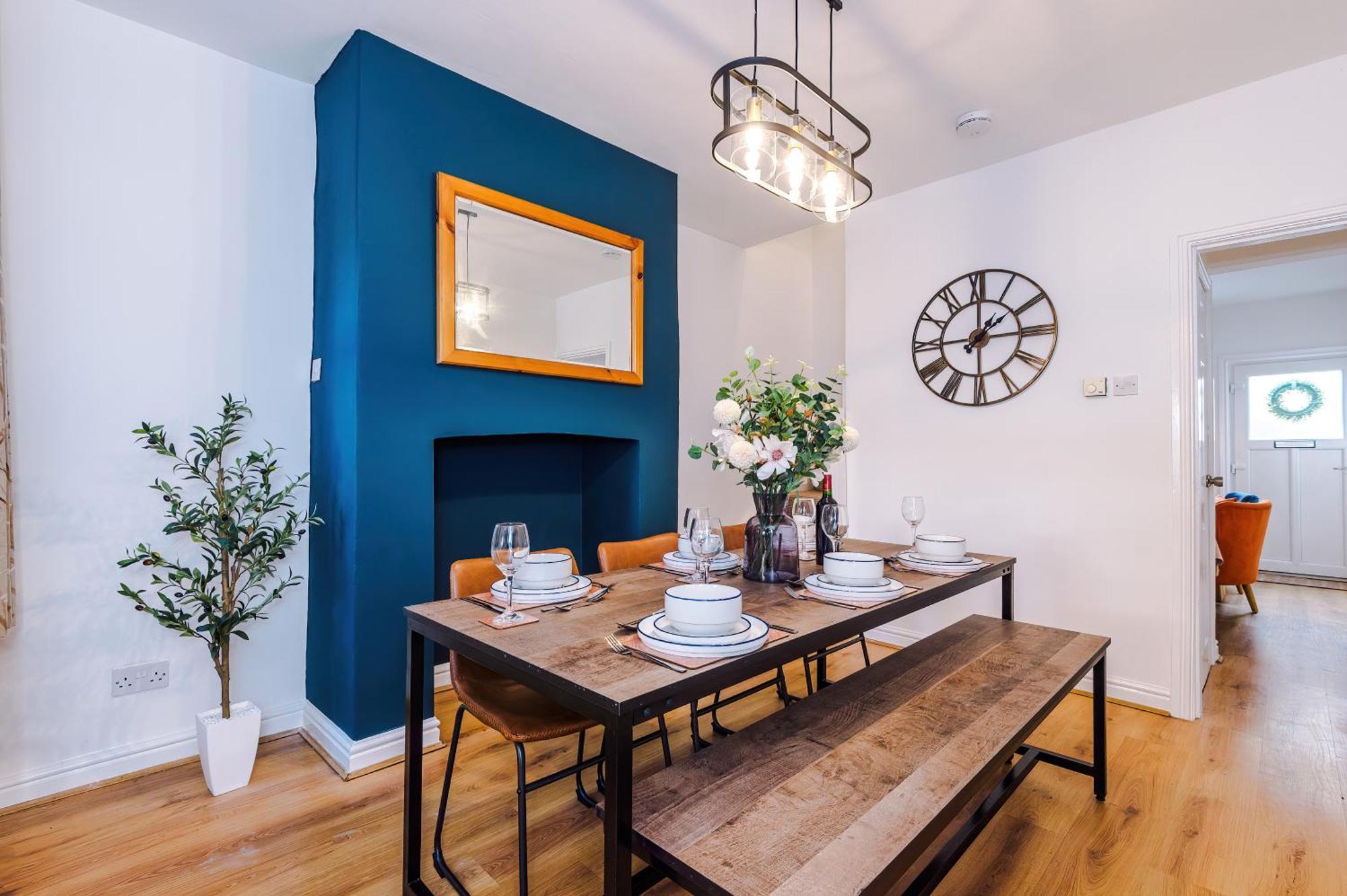 New! Spacious 2-Bed Home In Chester City-Centre By 53 Degrees Property, Ideal For Couples & Small Groups, Great Location - Sleeps 5 ภายนอก รูปภาพ