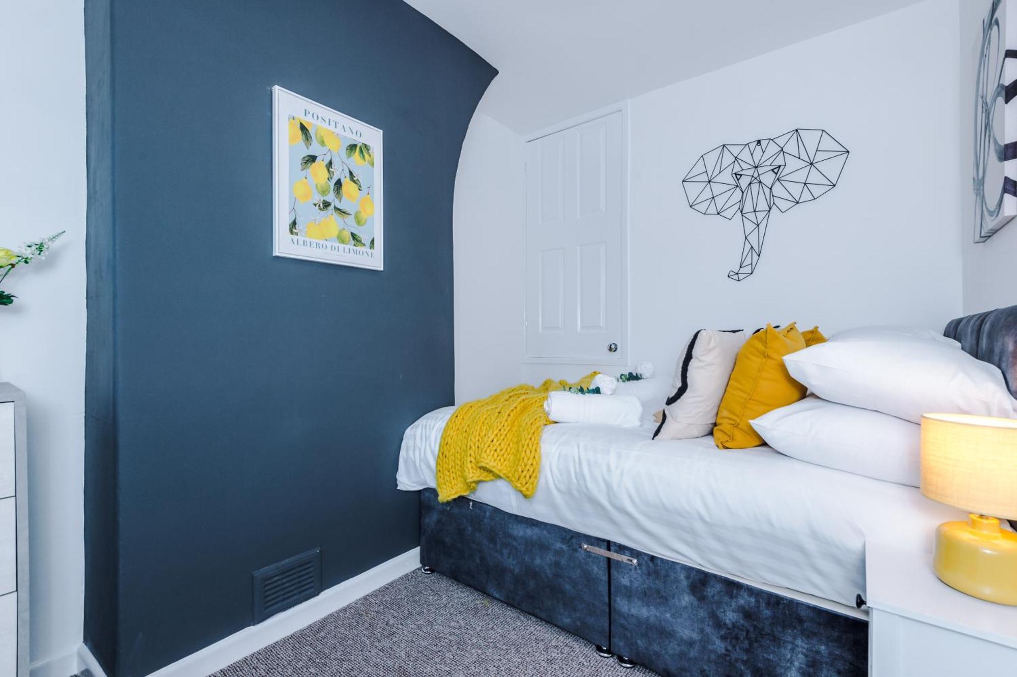 New! Spacious 2-Bed Home In Chester City-Centre By 53 Degrees Property, Ideal For Couples & Small Groups, Great Location - Sleeps 5 ภายนอก รูปภาพ